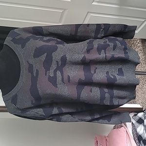 Stitches & Stripes sweater camo pattern XL.